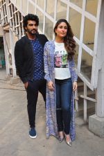 Kareena Kapoor, Arjun Kapoor snapped in Mumbai on 26th March 2016